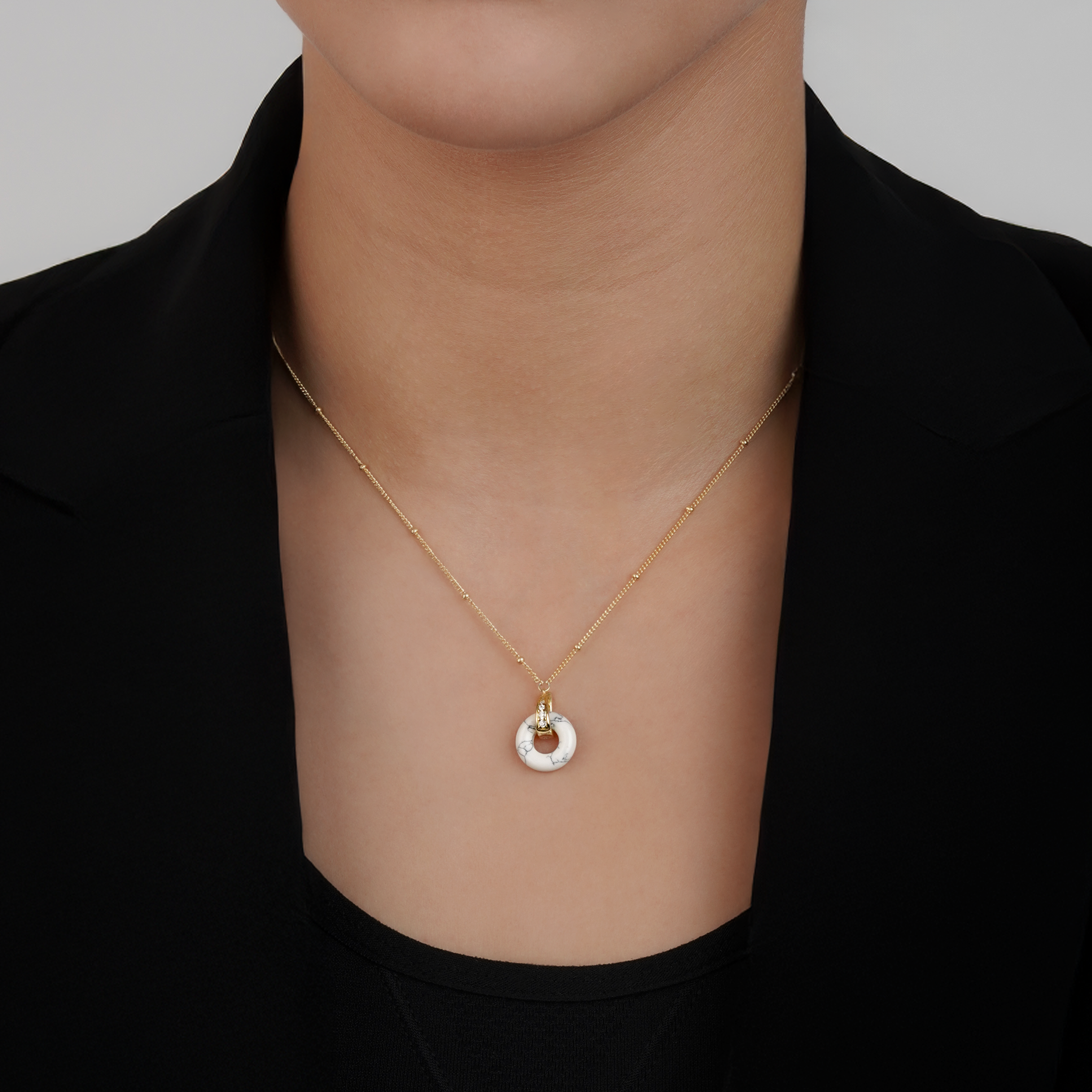 #Color_Howlite