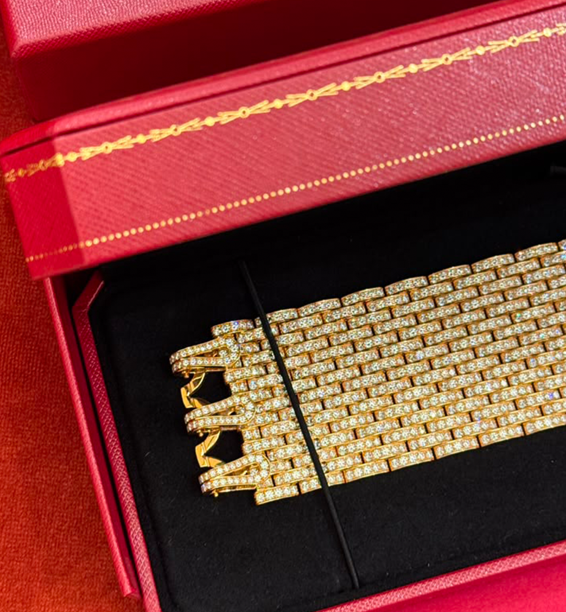 Cartier Agrafe cuff bracelet Ref. HP601087