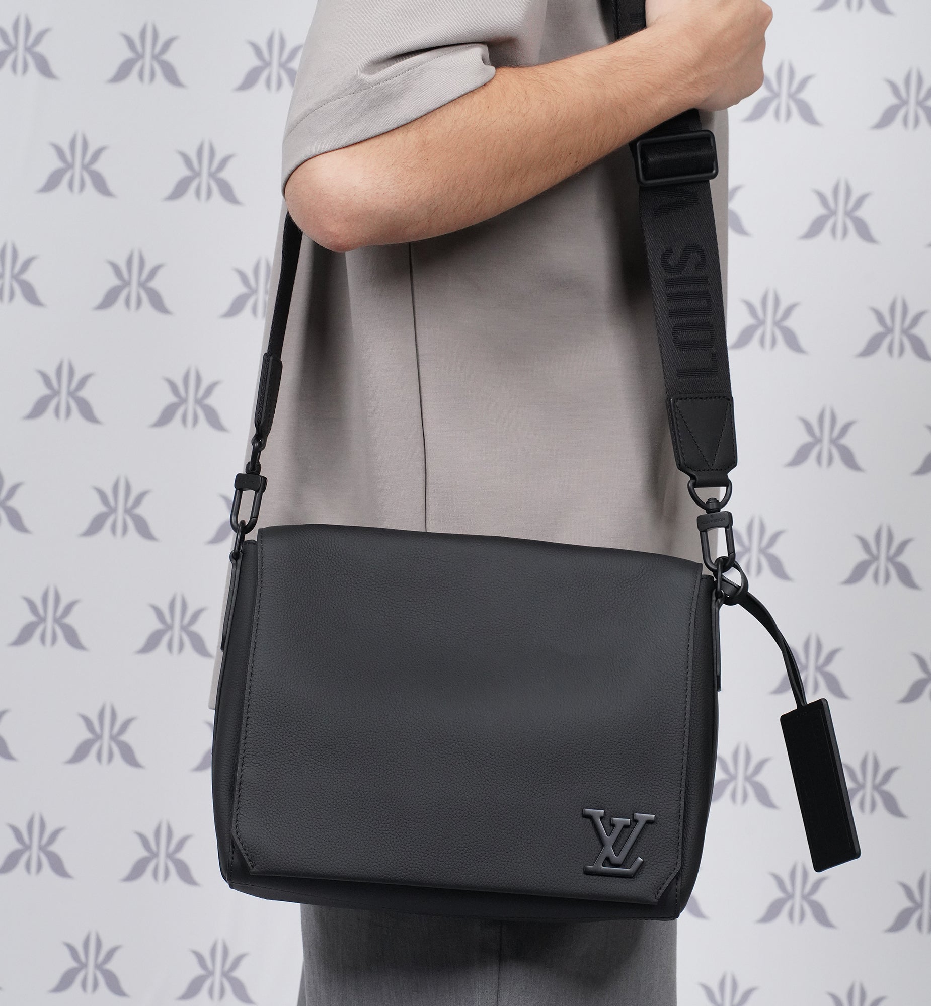 Louis Vuitton Aerogram Takeoff Messenger Bag