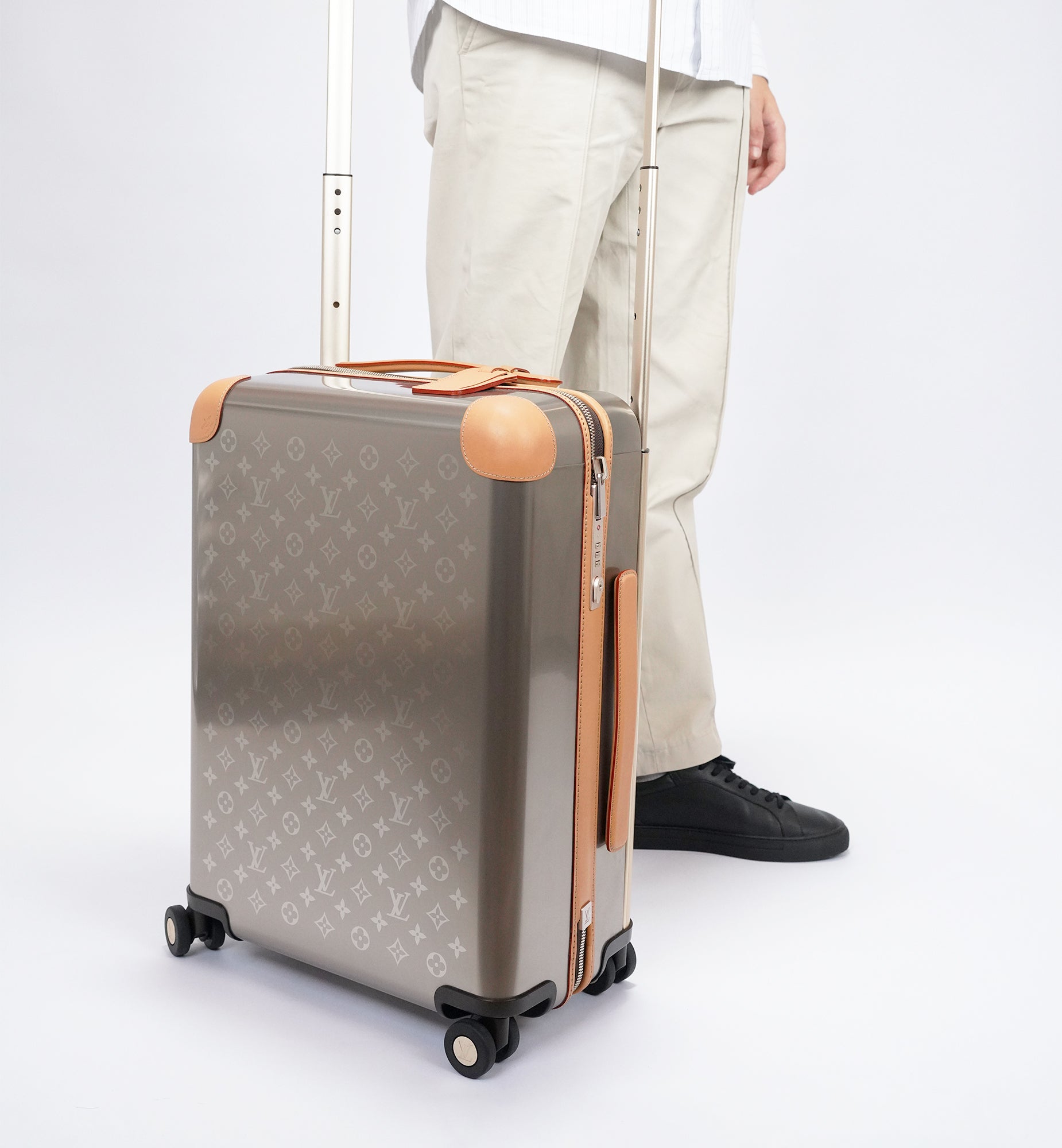 Louis Vuitton Horizon Titanium Luggage 55
