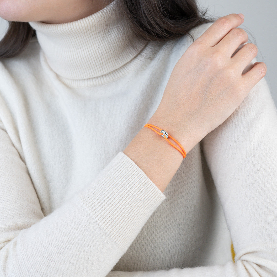#Color_Neon Orange