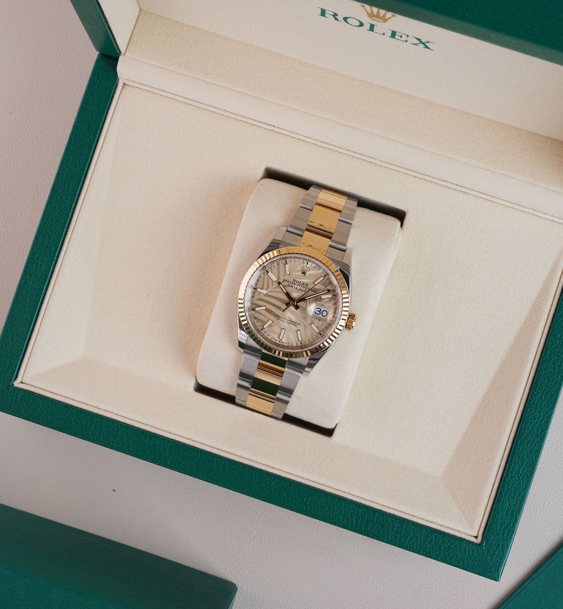 Rolex Datejust 36 Ref. 126233 - Steel & Yellow Gold Palm Dial